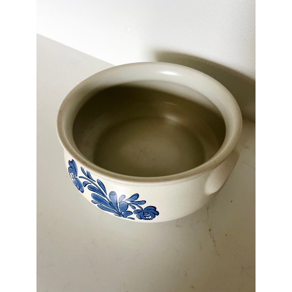 Vtg Pfaltzgraff Yorktowne Blue Stoneware 2qt Casserole Dish Pennsylvania Dutch - Picture 2 of 6